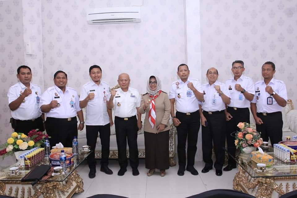 Wali Kota Bontang Neni Moerniaeni berfoto bersama Kepala Kantor Wilayah KemenkumHAM Kaltim dan Kepala Kantor Imigrasi Samarinda. (ist)
