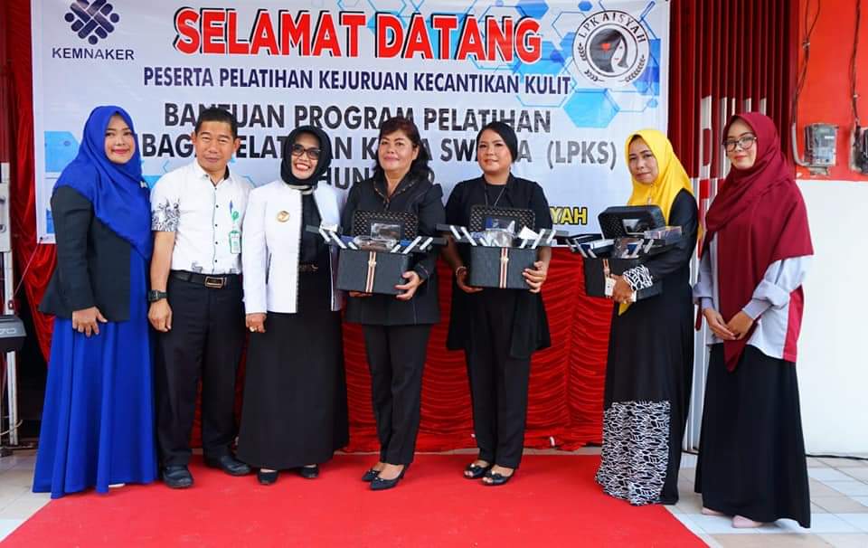 Wali Kota Bontang Neni Moernaeni saat menghadiri Pelatihan Pendidikan Kewirausahaan di PKL Aisyah, Kamis (10/10/2019)