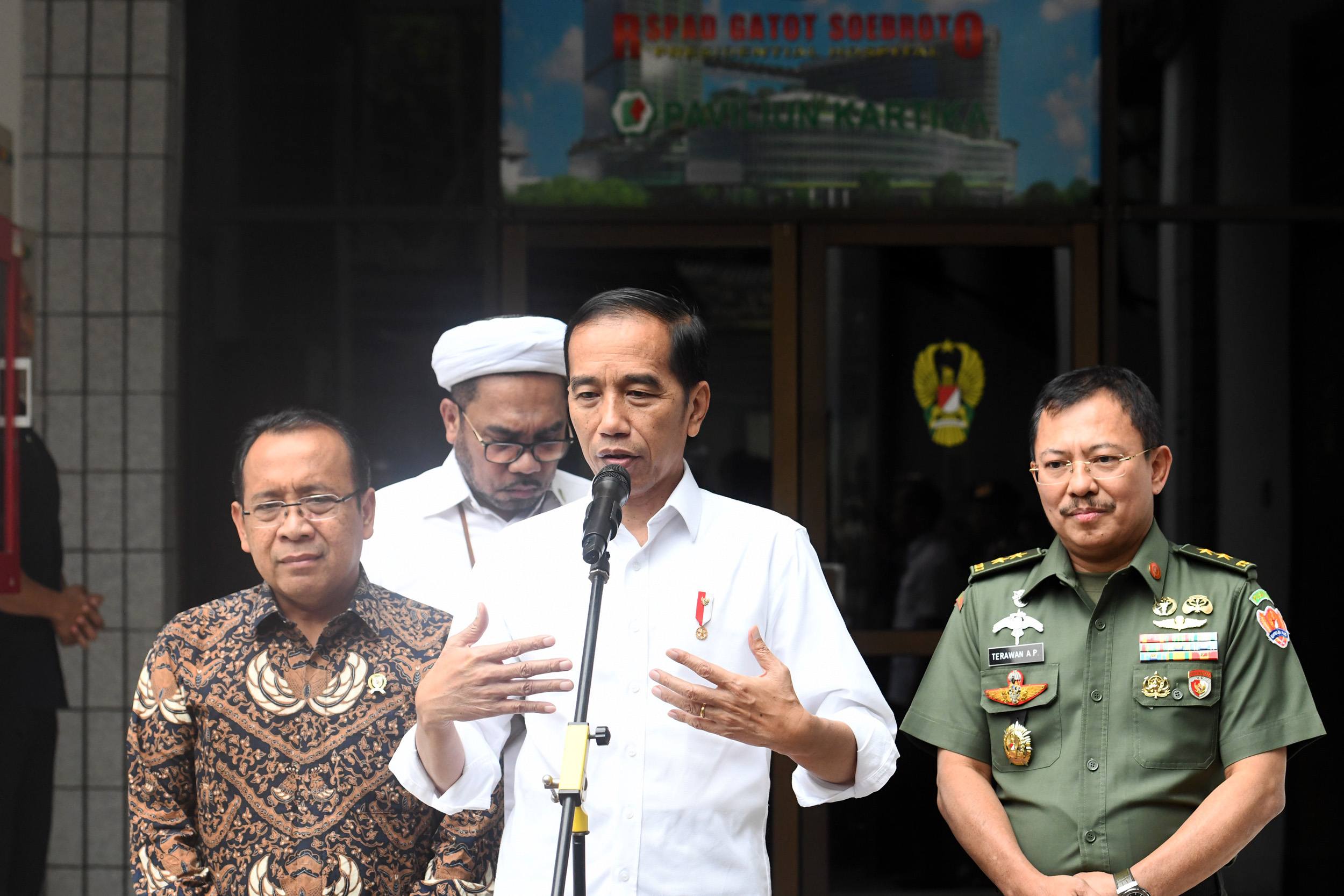 Belajar dari Penusukan ke Wiranto, Jokowi Tambah Pengamanan untuk Pejabat Negara