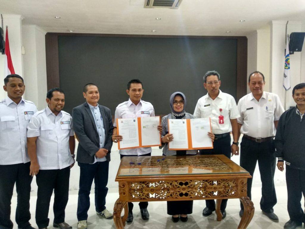 Wali Kota Bontang usai menyerahkan NPHD ke KPU Bontang pada 1 Oktober 2019, Rabu (9/10/2019)
