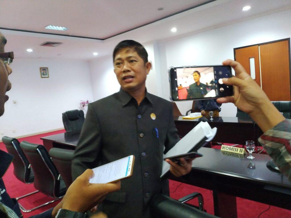 Wakil Komisi II, Ridwan kepada awak media seusai rapat dengan DPM-PTSP Bontang.