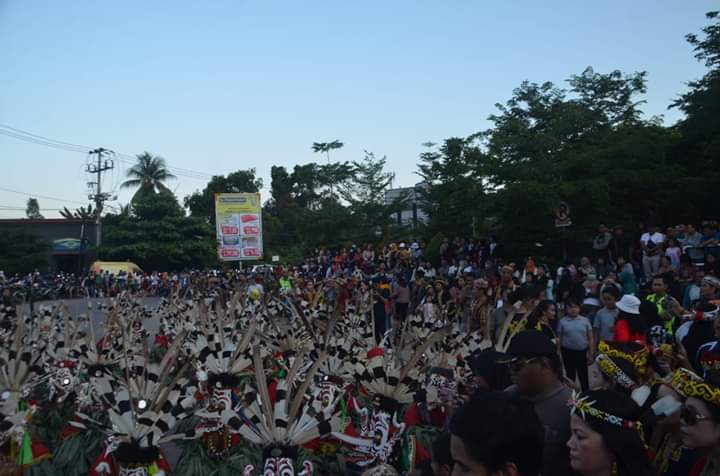 Ribuan Pengunjung Saksikan Kemeriahan Upacara Hudoq Kawit