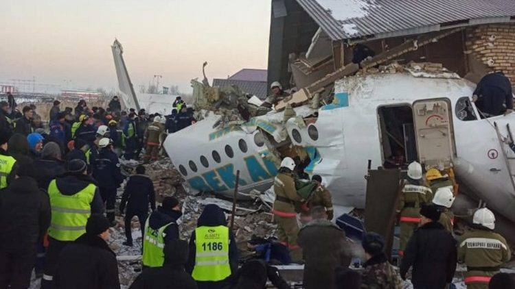 Pesawat Jatuh di Kazakhstan, 12 Tewas 20 Cedera