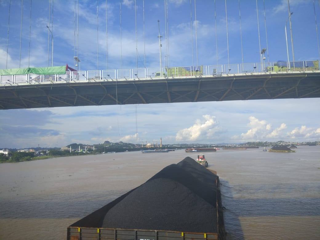 Pilar Jembatan Mahakam Kembali Ditabrak, Polisi Buru Keberadaan Kapal dan KSOP Langsung Terbitkan BAP