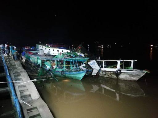Ledakan ini menyebabkan 2 awak kapal KM Nur Dalia F3 yaitu Budianur dan Ryan Ismi Zevinta serta salah satu awak kapal KM Noor Budi C02, Boy, harus dilarikan ke rumah sakit untuk mendapatkan perawatan.