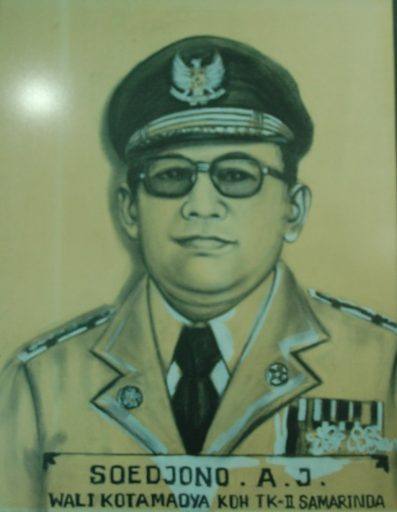 Wali Kota pertama Samarinda Seodjono.