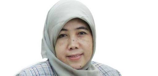 Profil Siti Qomariah