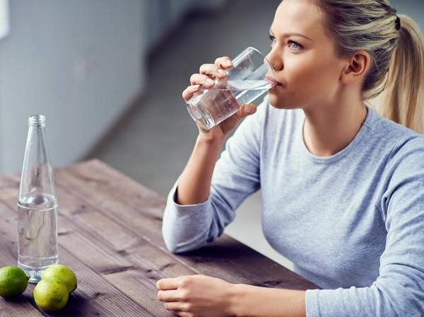 5 Manfaat Minum Air Putih bagi Tubuh