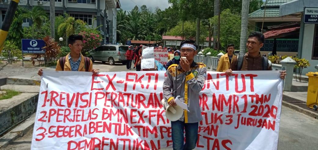 Fakultas Bubar Tanpa Kepastian, Mahasiswa FKTI Demo Rektor Unmul