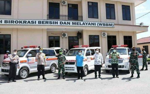 BRI Bontang memberikan 4 unit ambulans kepada RSUD, Polres, Denarhanud dan Kodim.