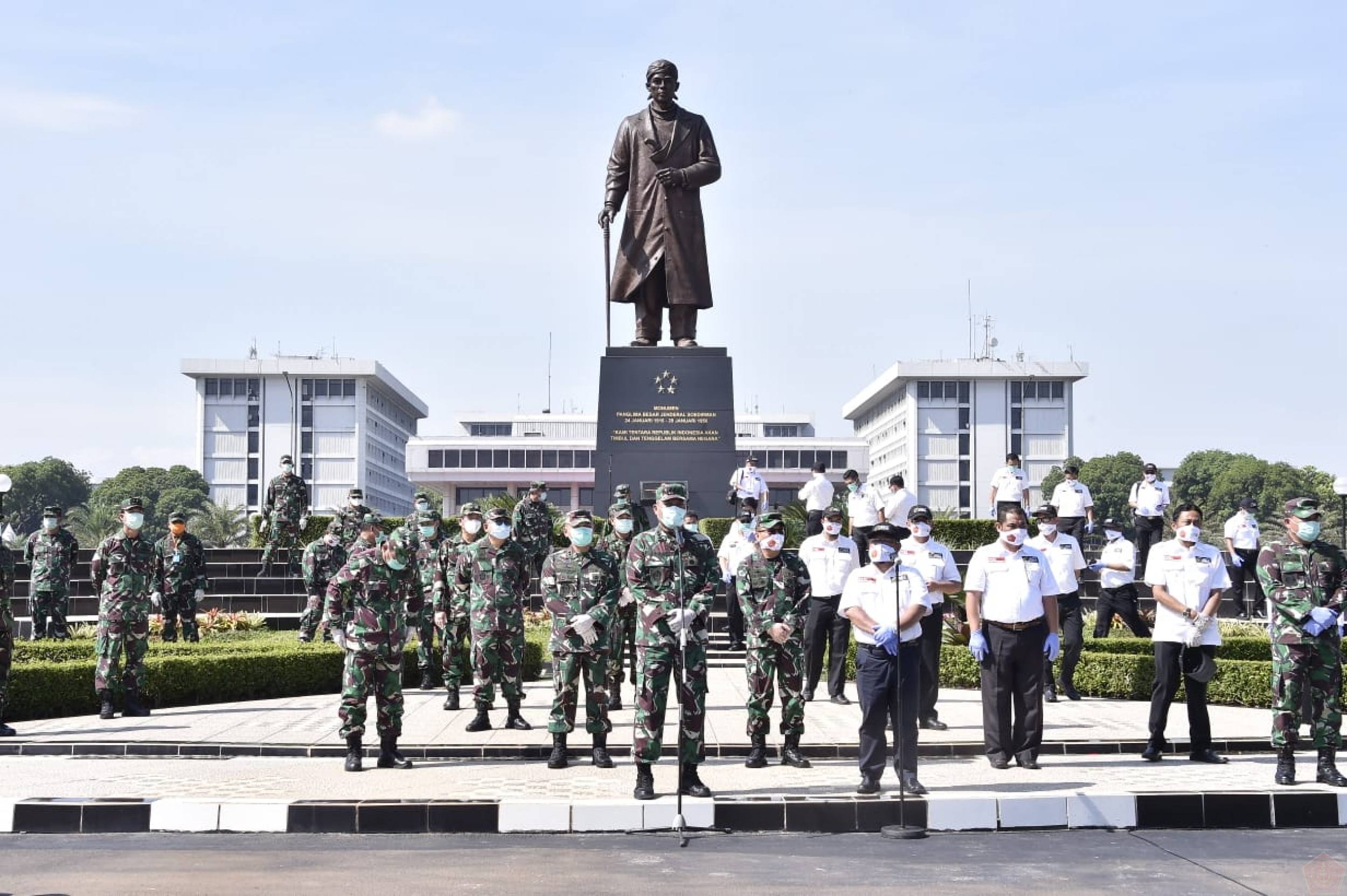Presiden Jokowi Kerahkan Tentara untuk Atur Warga Hidup Normal Baru di Tengah Wabah Covid-19