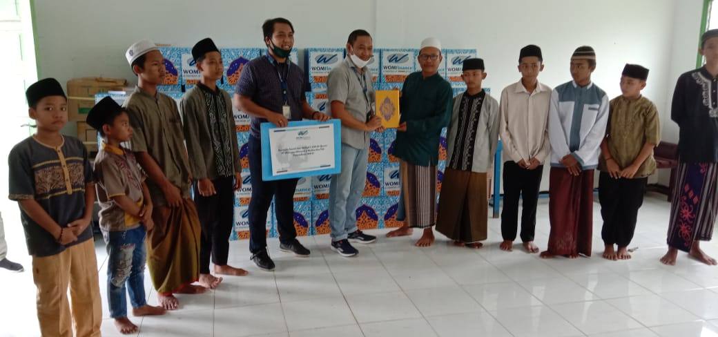Sambut Ramadhan, WOM Finance Sumbang 1.300 Al-Quran untuk Pondok Pesantren