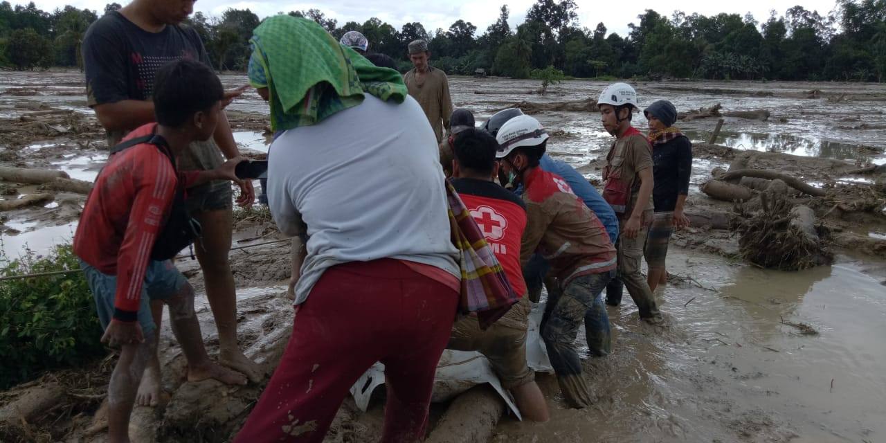 Banjir Bandang Luwu Utara, Timbunan Lumpur Hingga 4 Meter