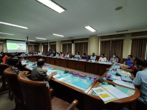 Sejumlah Perwakilan Perkumpulan Saudagar Kutai Timur dan toko modern hadir dalam rapat terkait penataan dan pembahasan izin operasi di Kutim. (Ramlah/Kaltimtoday.co)