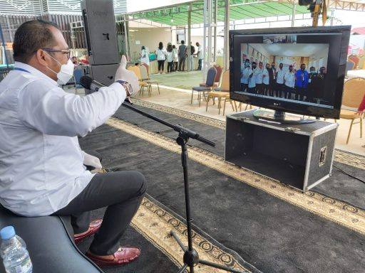 Calon wakil bupati Kutim Kasmidi Bulang mengikuti proses pendaftaran secara virtual karna dinyatakan positif Covid-19. (Istimewa)