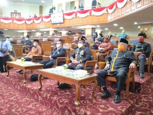 Sejumlah Pejabat hadir dalam sidang istimewa perayaan HUT Kutim ke 21. (Ramlah/Kaltimtoday.co)
