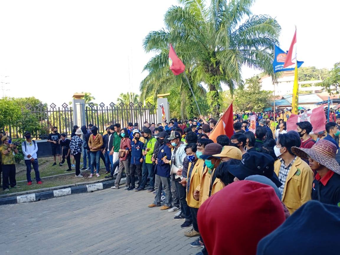 Mahasiswa Samarinda Kembali Kepung DPRD Kaltim, Tuntut UU Cipta Kerja Dicabut