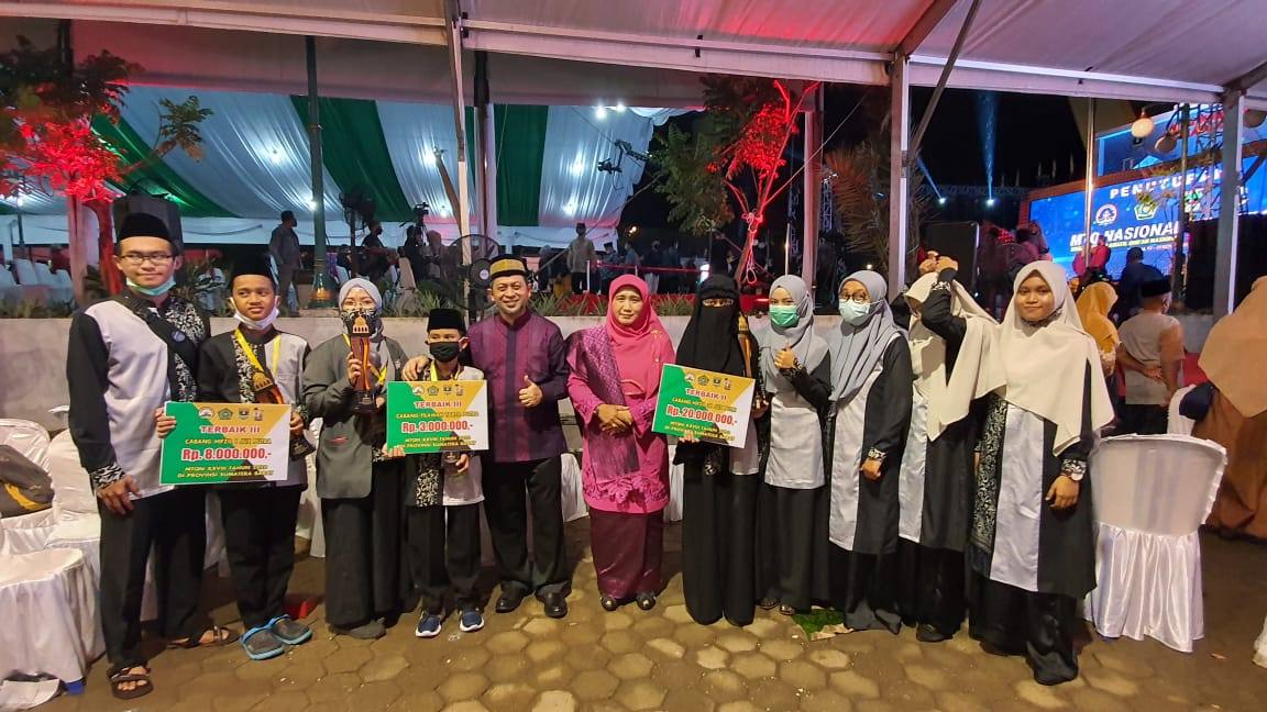 Kafilah Kaltim Raih Prestasi Membanggakan di MTQ Nasional XVIII Padang, Berikut Daftar Peraihnya