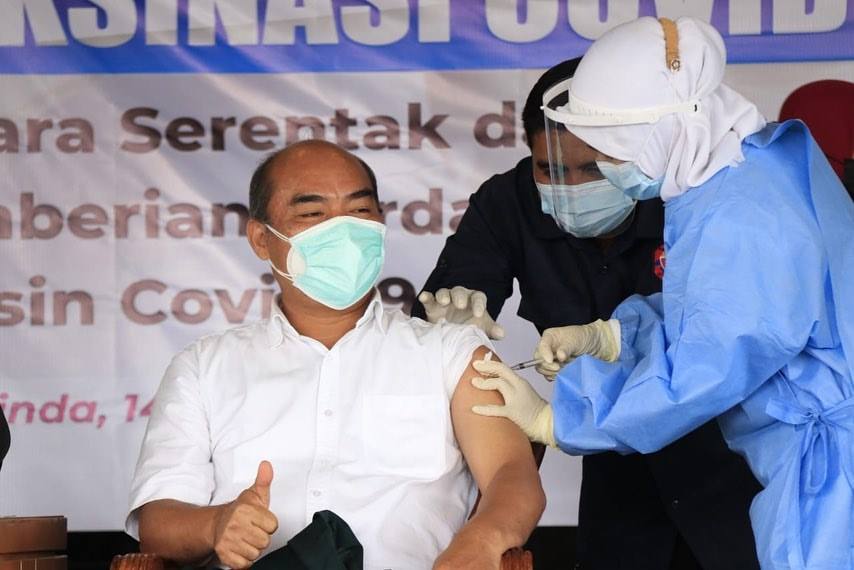Sepertiga Tenaga Kesehatan di Indonesia Sudah Disuntik Vaksin Covid-19