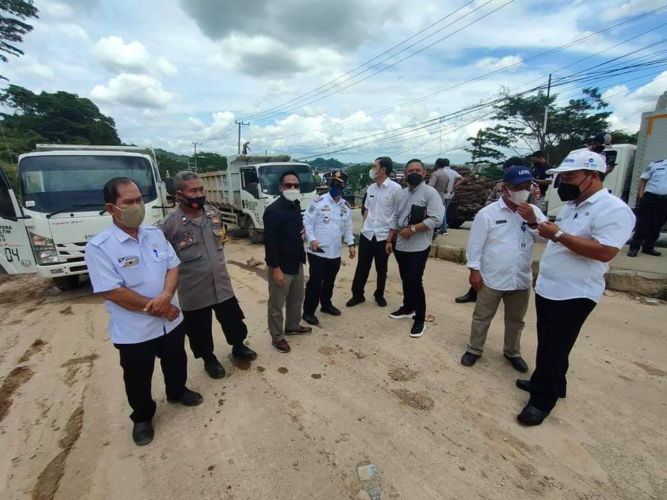 Unggah Kondisi Jalan Rusak di Kelurahan Mangkupalas, DPRD Samarinda Minta Pemprov Kaltim Segera Lakukan Perbaikan