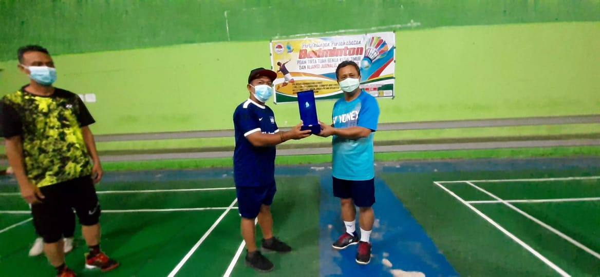 Rangkaian HPN Ditutup Laga Persahabatan Badminton PDAM-AJKT