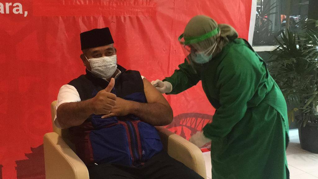 Bupati dan Wakil Bupati Beserta Pimpinan OPD Kukar Disuntik Vaksin Covid-19 Tahap Dua
