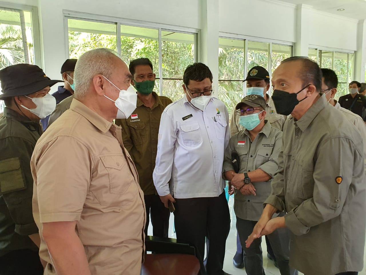 Hari Kedua Kunker, Gubernur dan Kepala DLH Kaltim Dampingi Menteri LHK ke Lokasi Persemaian Mangrove