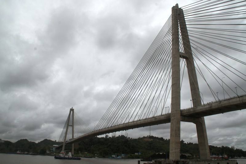 Pylon Bergeser! Jembatan Mahkota 2 Samarinda Ditutup Sementara