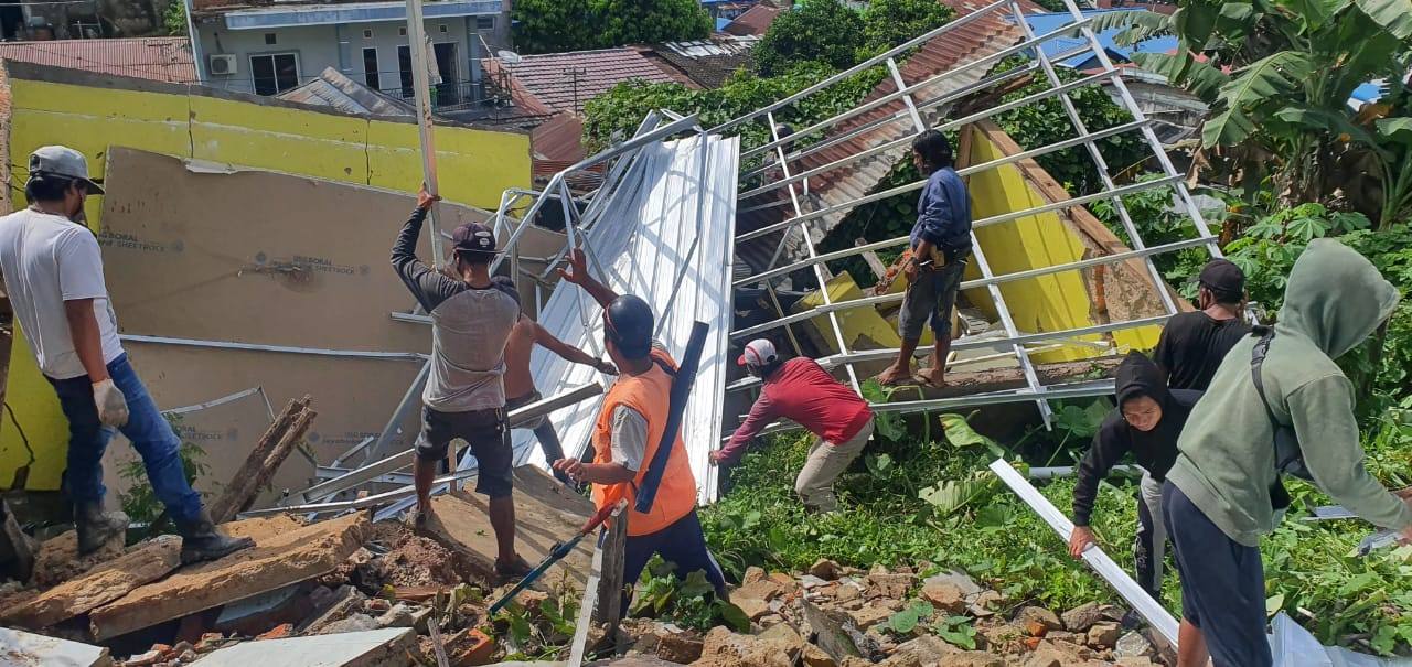 DLH Samarinda, Siap Siaga Bantu Bersihkan Rumah Warga Korban Bencana