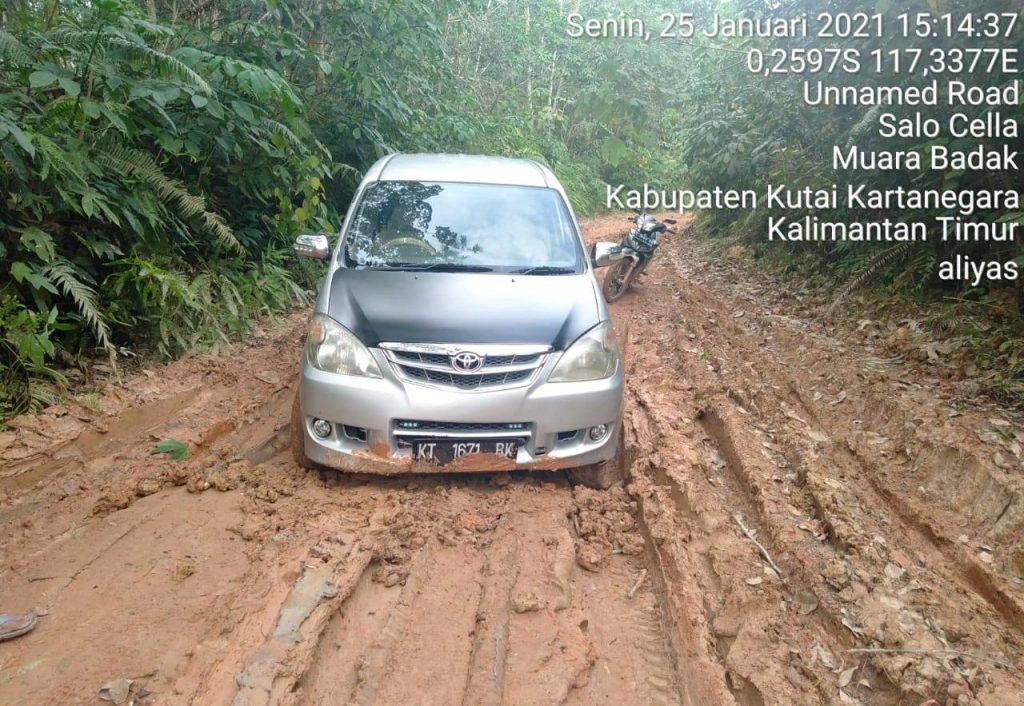 Akses Jalan Desa Salo Cella Terputus, Anggota DPRD Kukar Ma'ruf Marjuni Tagih Janji Kampanye Isran Noor-Hadi Mulyadi