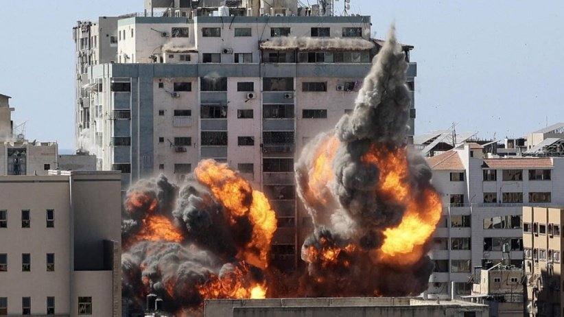 Semakin Brutal, Militer Israel Hancurkan Kantor Berita Media Internasional