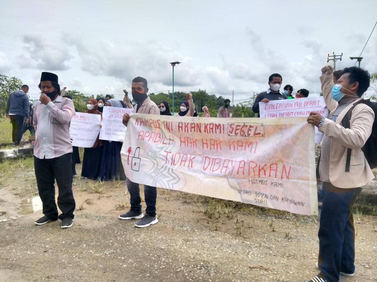 Ancam Segel Kampus, Dosen STAIS Kutai Timur Tuntut Gaji 6 Bulan Belum Dibayar
