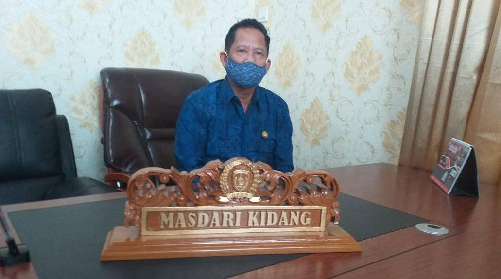 Wakil Ketua Komisi C DPRD Kutim, Masdari Kidang: Weekday Berdasi, Weekend Bertani