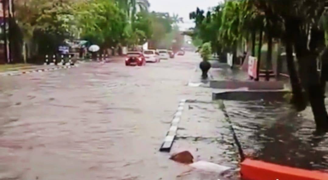 Pemkot Samarinda Diminta Fokus Tangani Banjir dan Tuntaskan Masalah Ekonomi Akibat Pandemi Covid-19