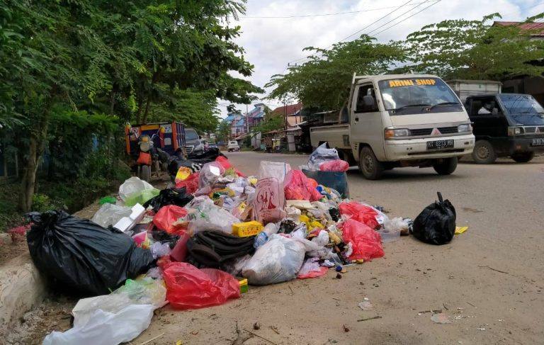 Sampah Menggunung di Pinggir Jalan, DPRD Kutim Bakal Panggil DLH