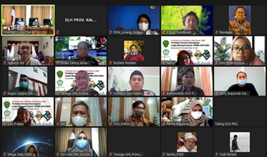 Tangkapan layar dari aplikasi zoom peserta yang menyaksikan egiatan Validasi KLHS Perubahan RPJMD Kabupaten Penajam Paser Utara 2018-2023.