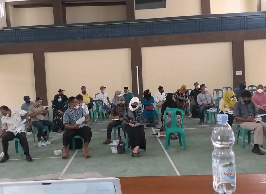 Acara sosialisasi perizinan IMTN di Kelurahan Manggar Kecamatan Balikpapan Timur digelar mahasiswa UMM dengan menerapkan protokol kesehatan ketat.