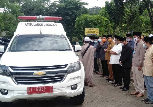 Sekda Kukar Ikut Salatkan Almarhum Ketua Komisi I DPRD di RSUD Aji Muhammad Parikesit