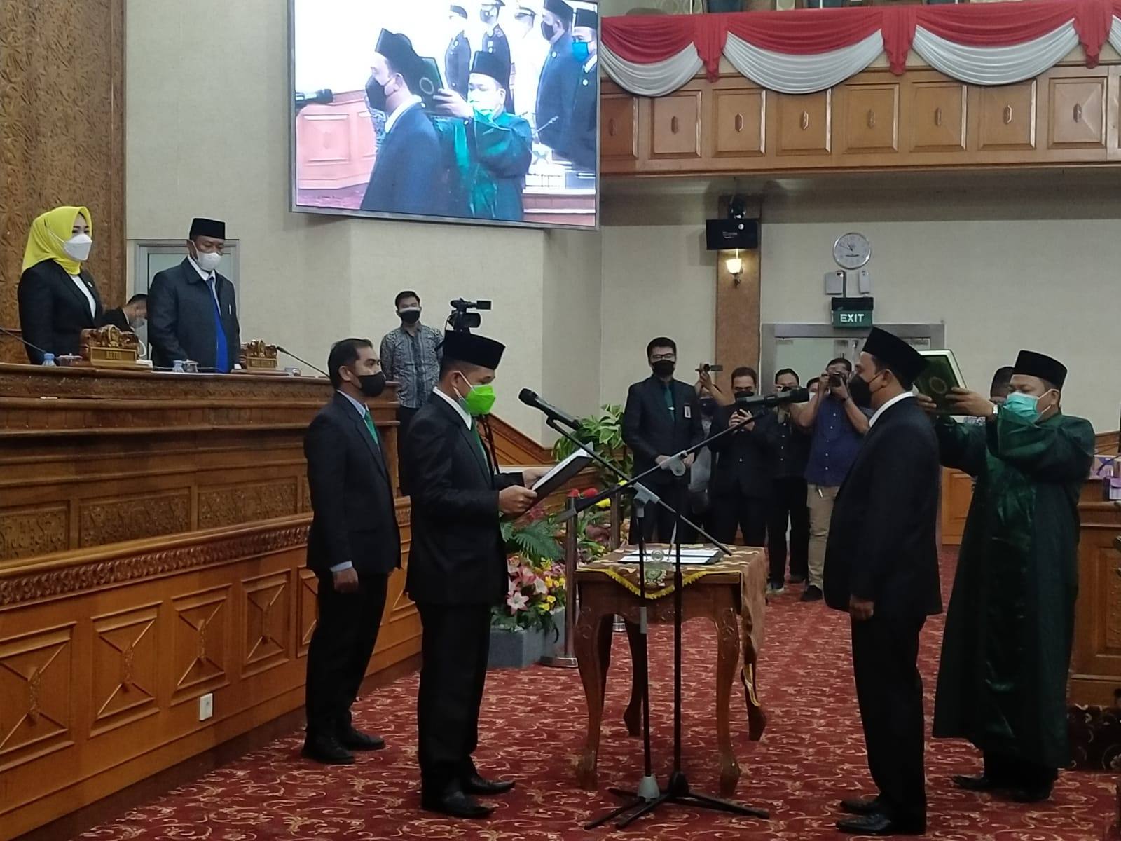 PAW Encek UR Firgasih, Ahmad Gazali Resmi Dilantik Jadi Anggota DPRD Kutim