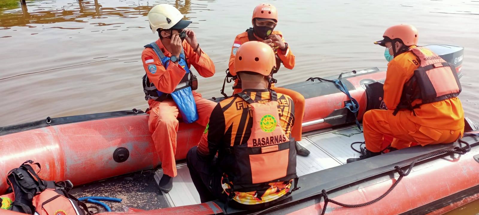 Perahu Ces Karam di Sungai Mahakam Kawasan Pal 7 Loa Kulu Kukar, 1 Orang Tenggelam Belum Ditemukan