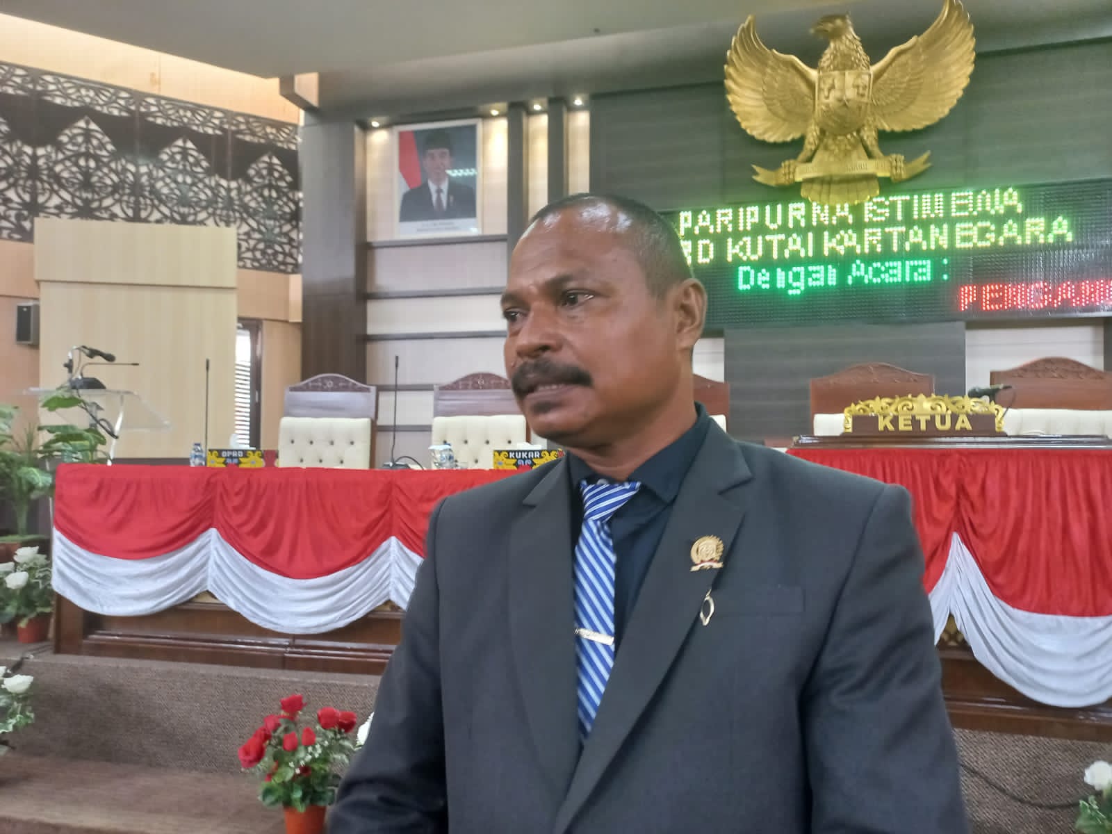 Anggota DPRD Kukar, Yohanes Da Silva Badulele mengantikan Almarhum Supriyadi. (Supri/Kaltimtoday.co).