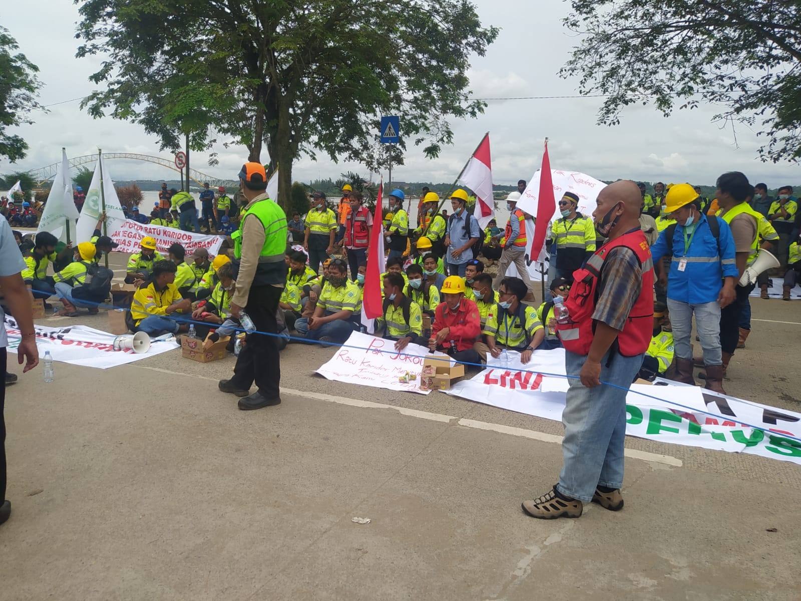 Pekerja BEP Lakukan Aksi Damai, Tuntut Portal Jalan Hauling Kukar Dibuka