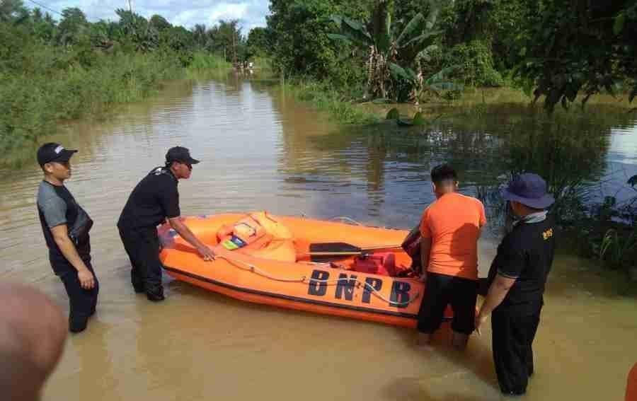 Bantu Penanganan Banjir Wahau dan Kongbeng, BPBD Kutim Terjunkan Personil