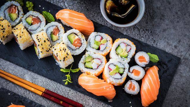 Sushi (Sumber: klikdokter.com)