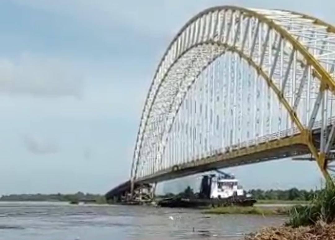 Terulang Lagi, Jembatan Martadipura  Ditabrak Tugboat dan Tumpukan Batu Bara