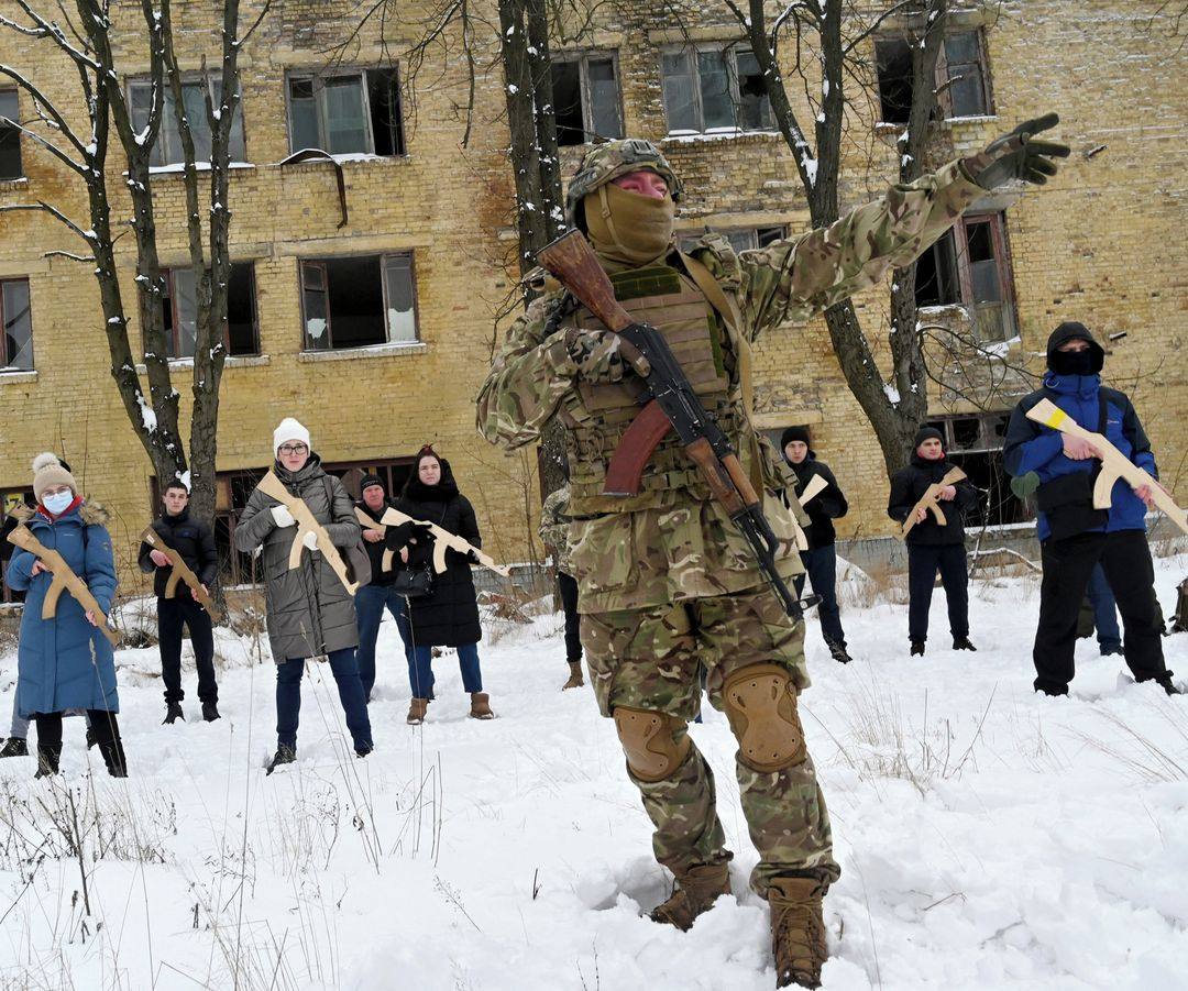 Hubungan Ukraina-Rusia Semakin Memanas, Kemlu RI Pastikan Kondisi WNI Aman