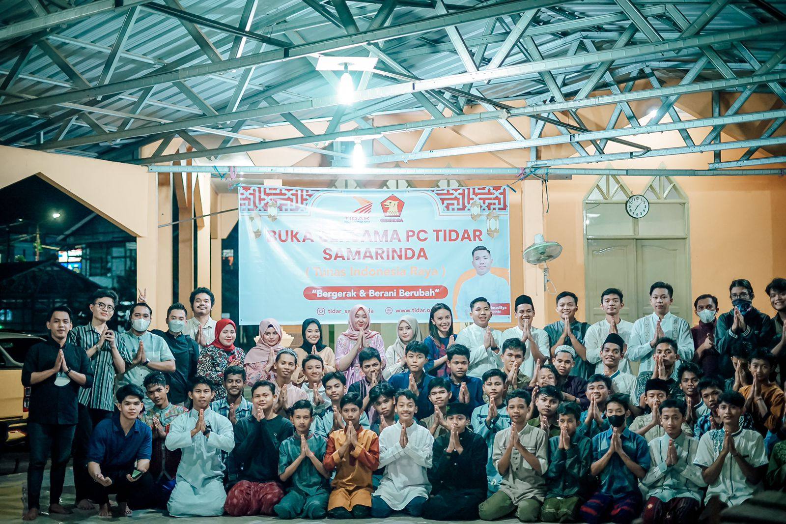 Buka puasa bersama sekaligus membagikan santunan anak yatim piatu dilakukan Tidar Samarinda, Rabu (21/4/2022).