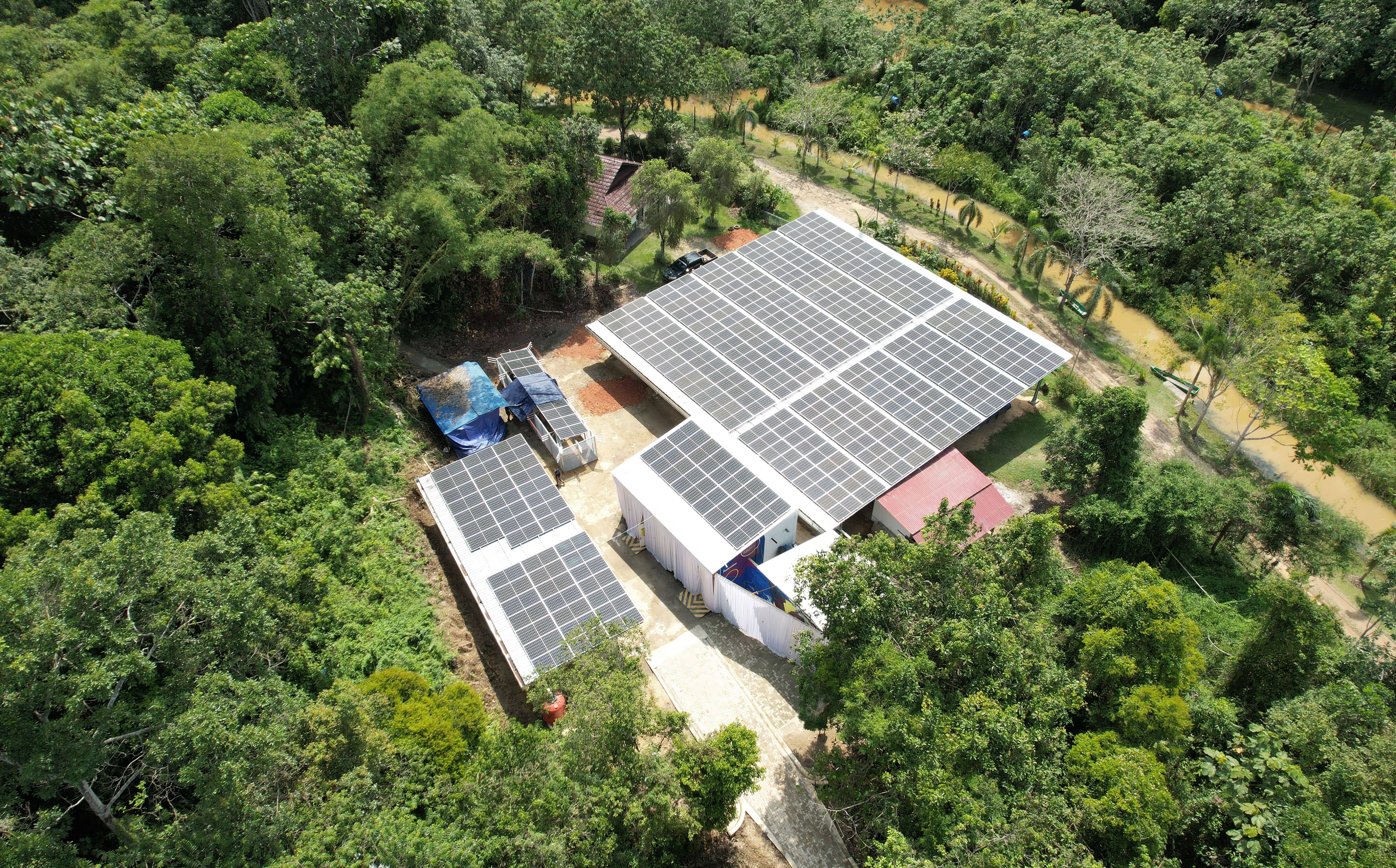 Kurangi Emisi Karbon, Pusat Rehabilitasi Orangutan Yayasan BOS di Samboja Lestari Gunakan Listrik Hijau dari Pembangkit Tenaga Surya