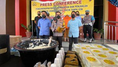 Kaporesta Samarinda Kombes Pol Ary Fadly mengungkap pelaku peracik kosmetik ilegal beromset Rp 3 juta per bulan.