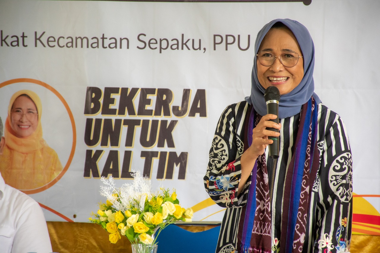 Penyerahan SK PPPK Guru di Kaltim, Hetifah: Perjuangan Panjang Guru Honorer Belum Selesai